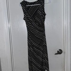 Very nice dress size 6 no stretchy